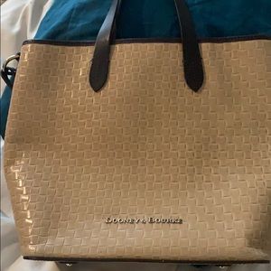 Dooney & Bourke large shoulder purse hardly use